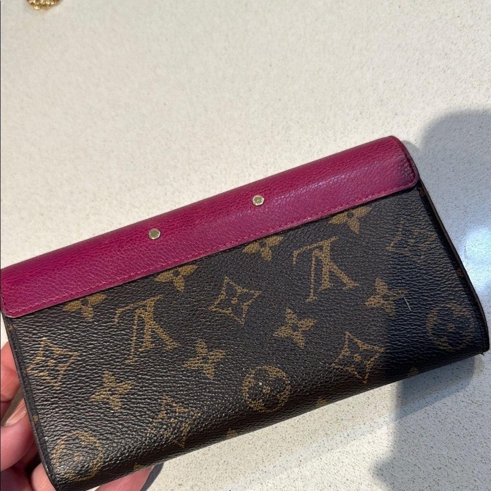 SOLD! Louis Vuitton Pink and Brown Women's Wallet - Picture 3 of 11